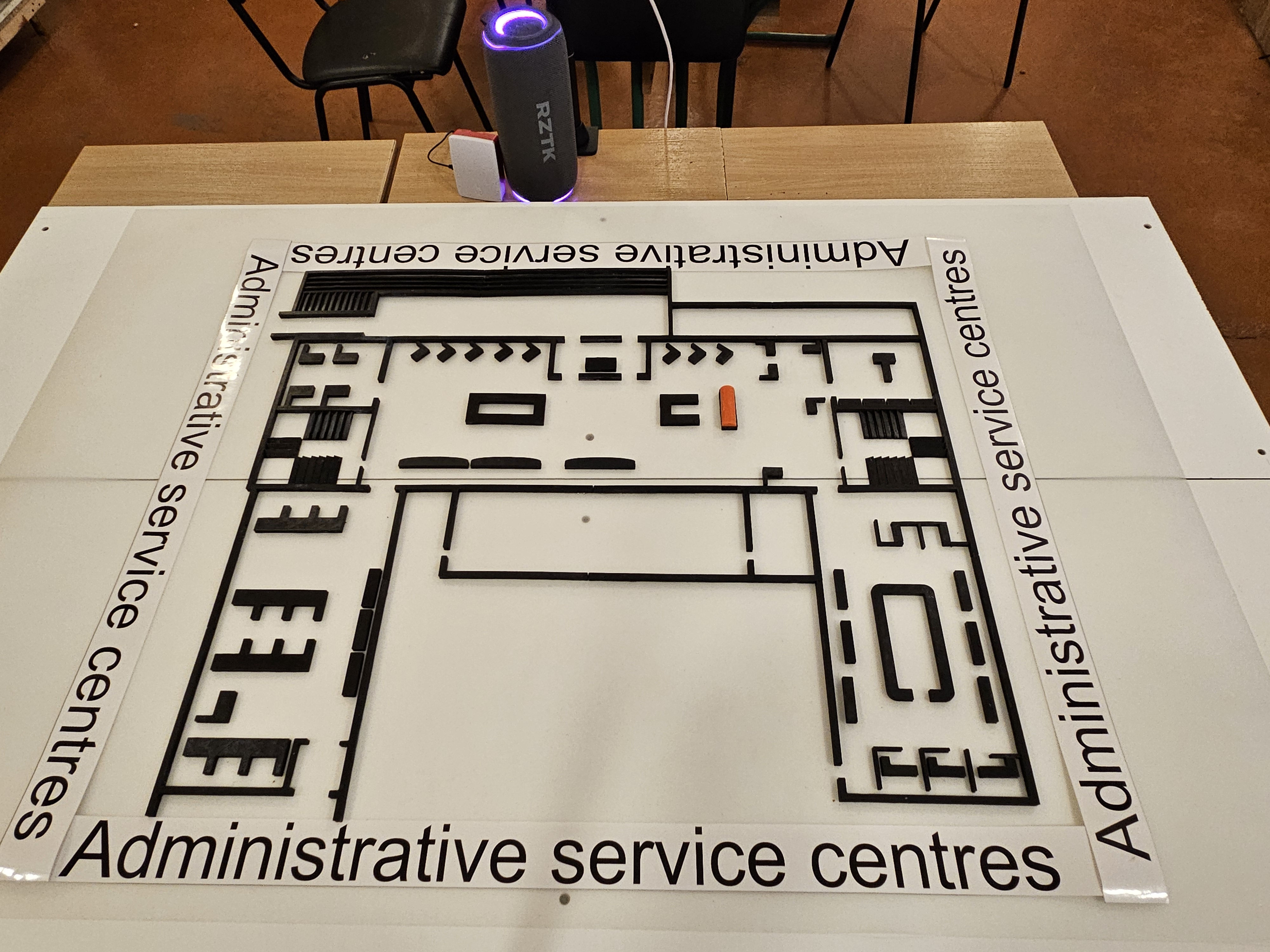 Тактильна карта із колонкою та Raspberry Pi